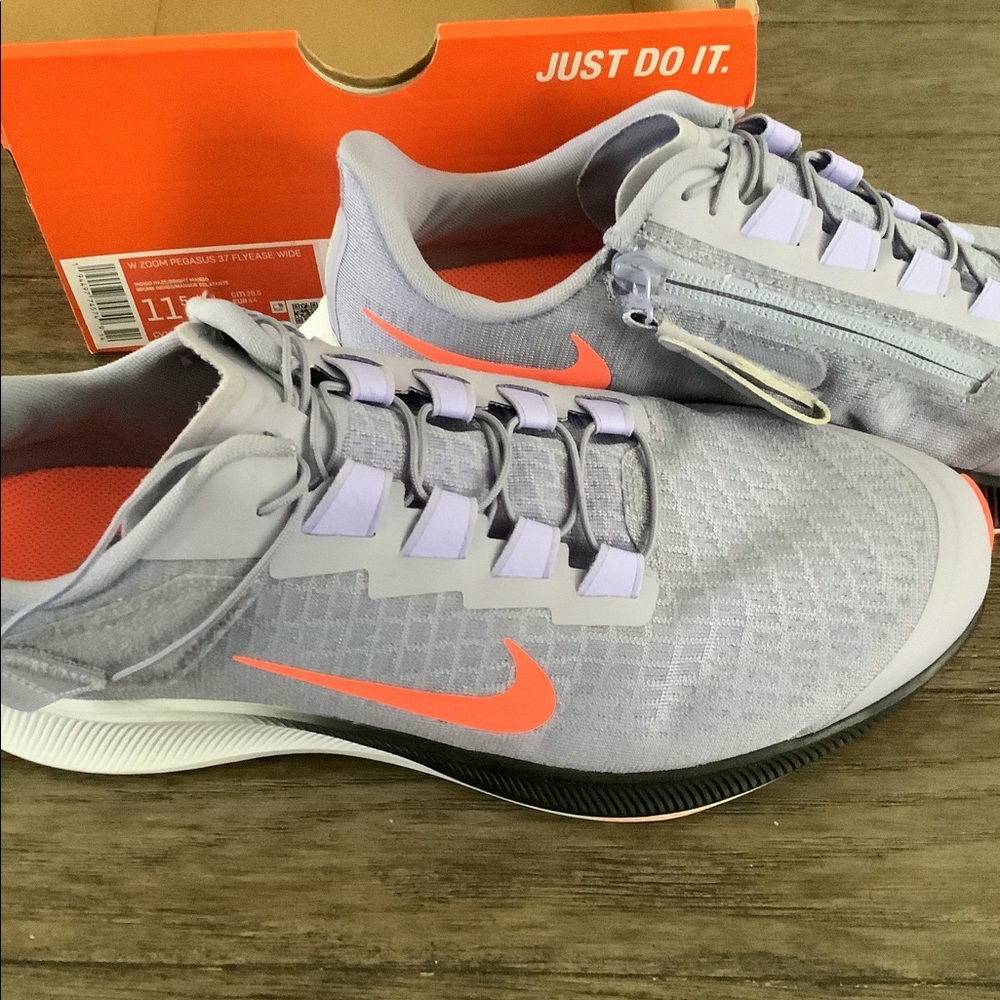 NIKE Air Zoom PEGASUS 37 FlyEase Wide - women 11.5